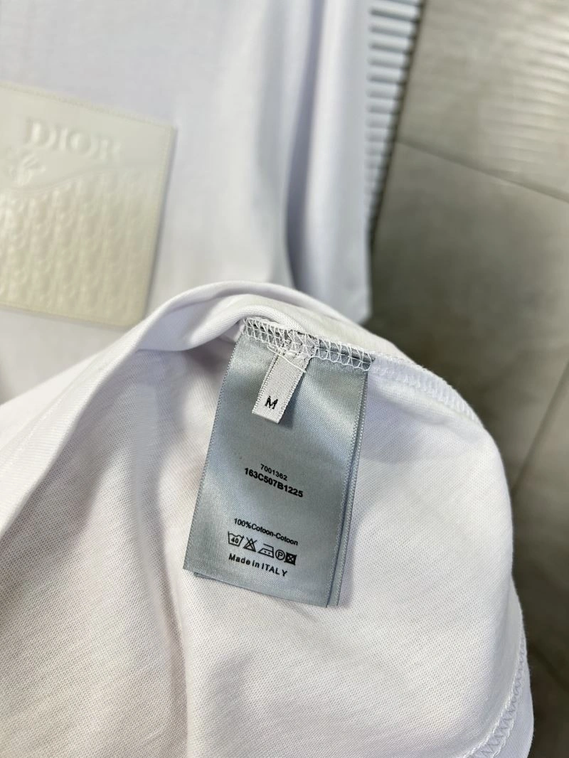 Sleek Christian Dior T-Shirts 117572