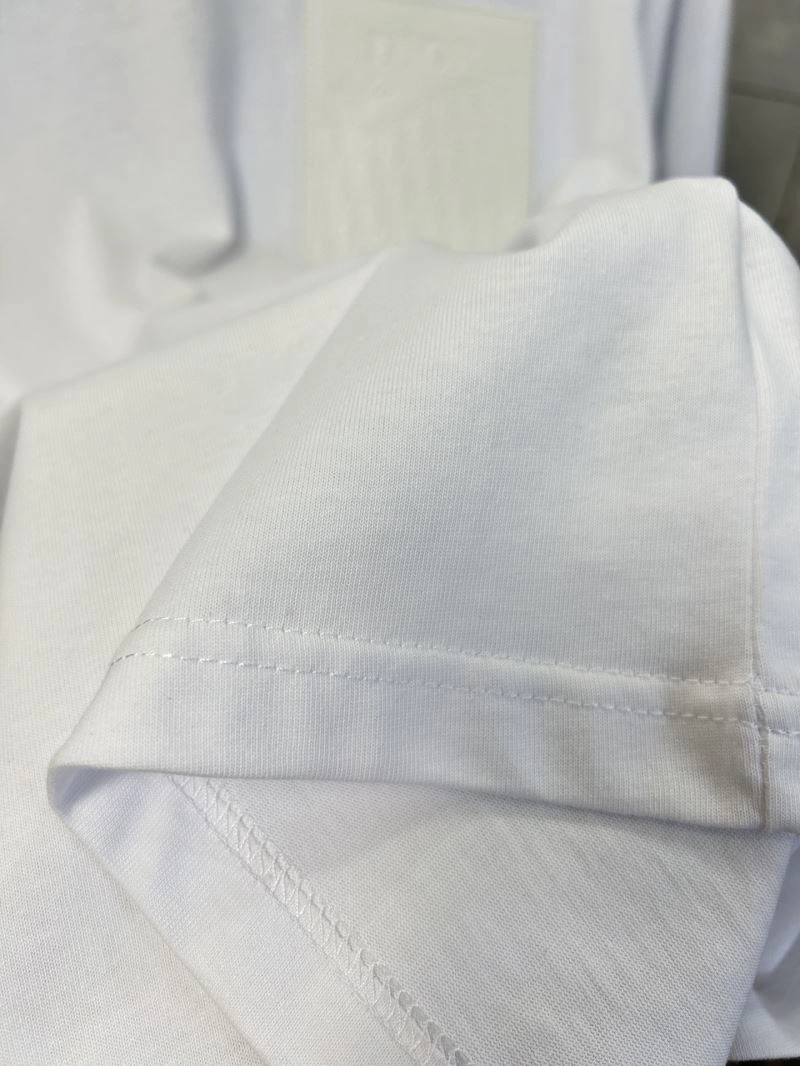 Sleek Christian Dior T-Shirts 117572