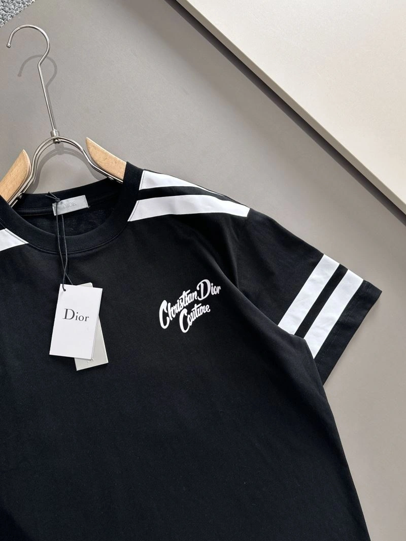 Supportive Christian Dior T-Shirts 117348