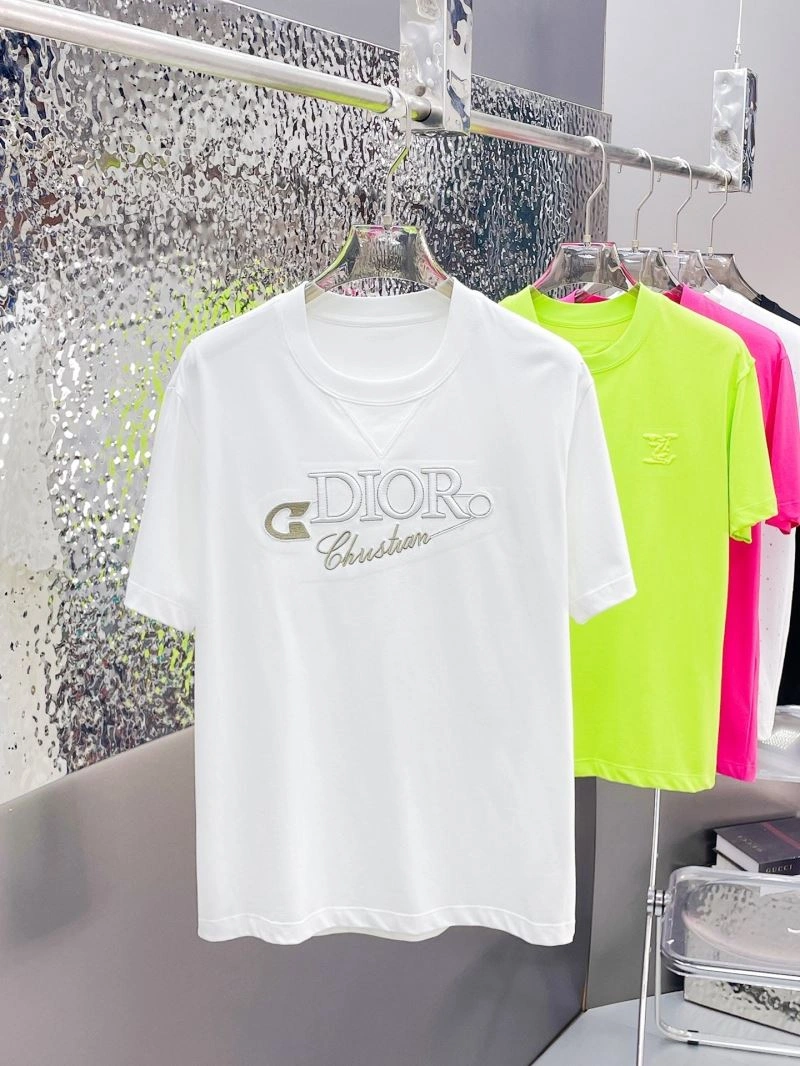 Versatile Christian Dior T-Shirts 116989