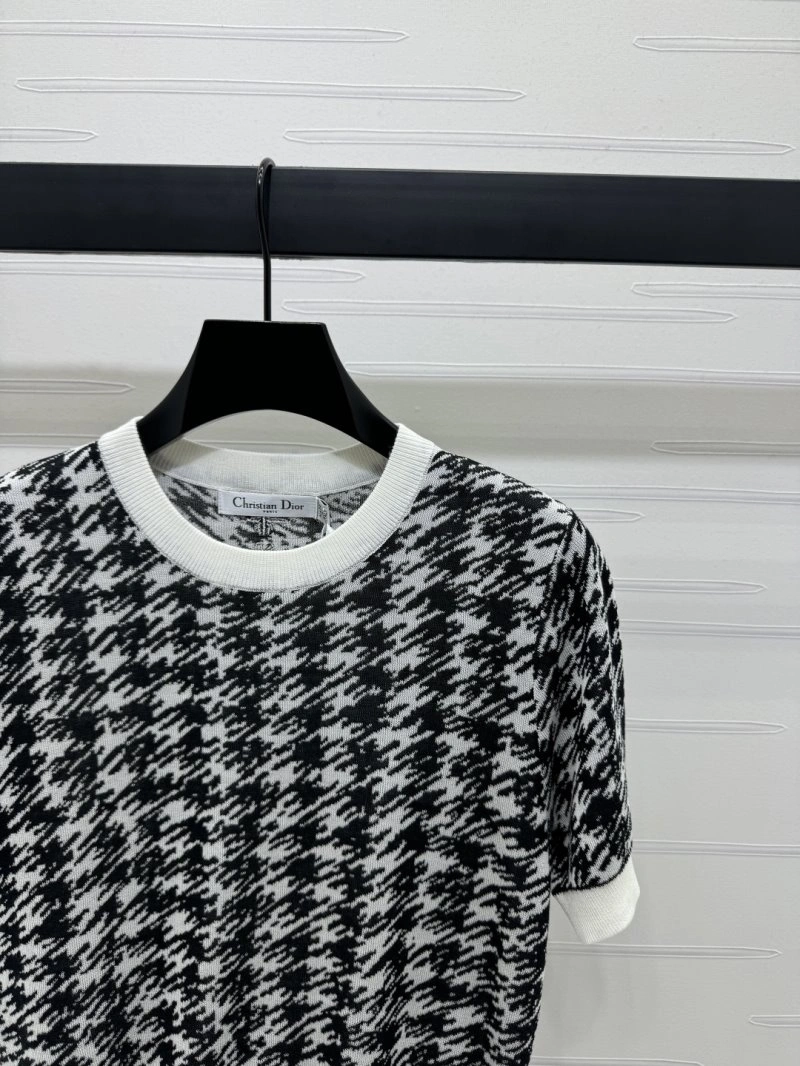 Sporty Christian Dior T-Shirts 114192