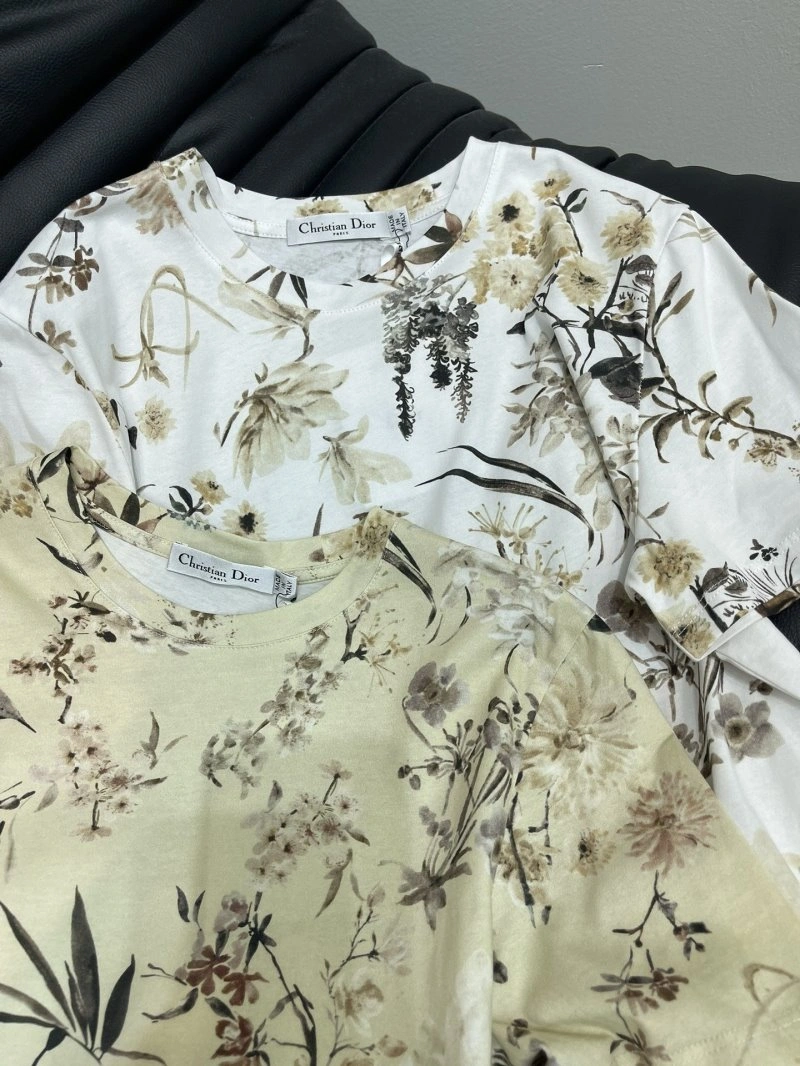 Christian Dior T-Shirts Trendsetting 111949