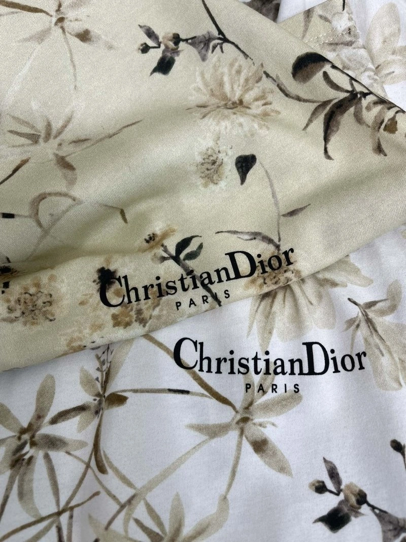 Christian Dior T-Shirts Trendsetting 111949