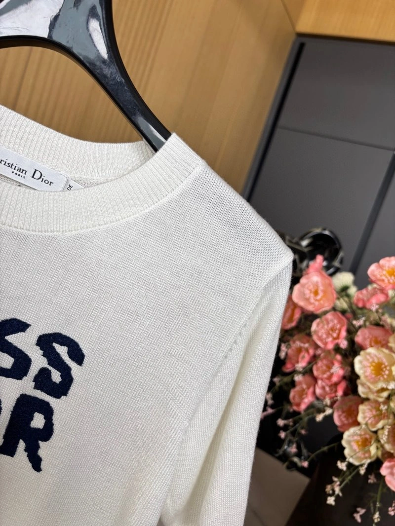 Effortless Christian Dior T-Shirts 111910