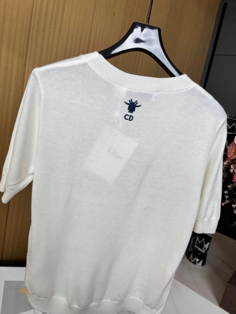 Effortless Christian Dior T-Shirts 111910