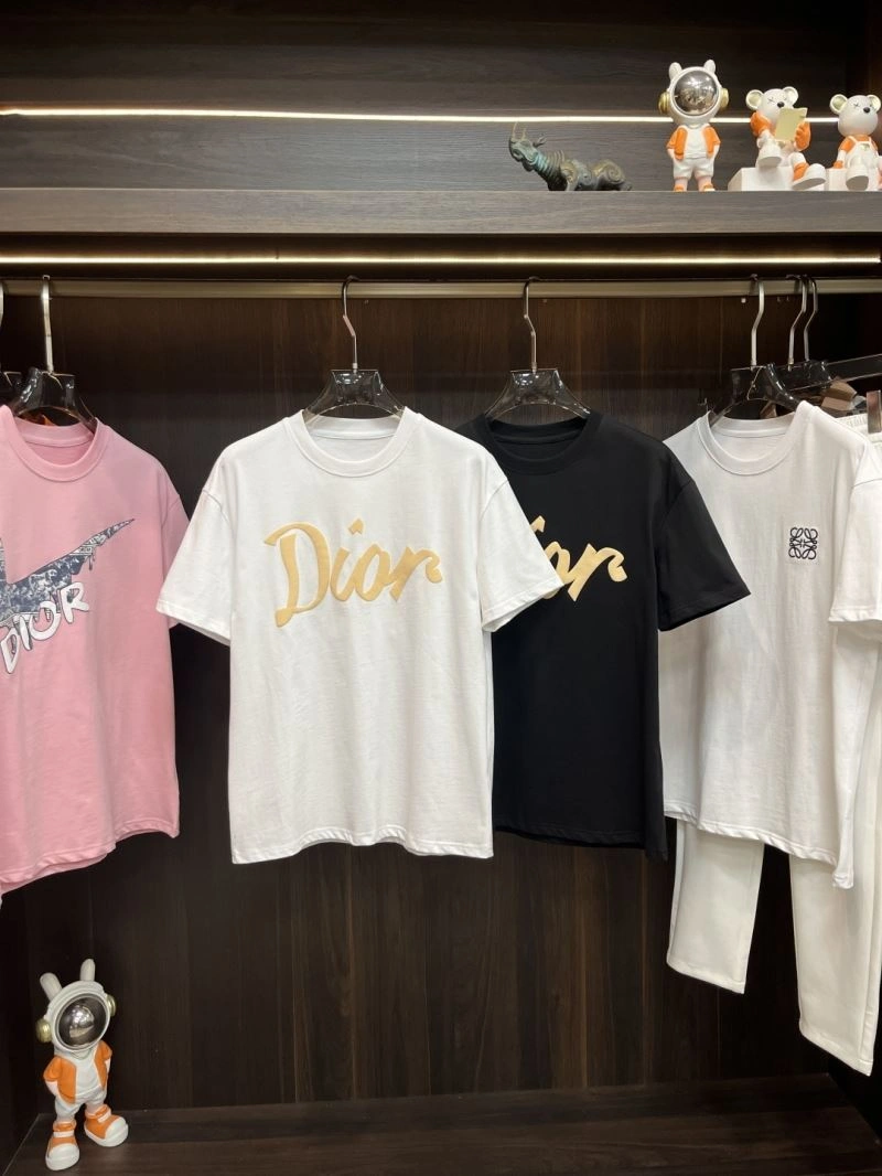 Christian Dior T-Shirts Trendsetting 116384