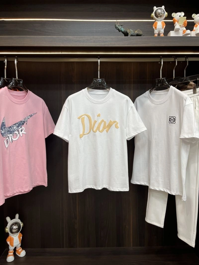 Christian Dior T-Shirts Trendsetting 116384