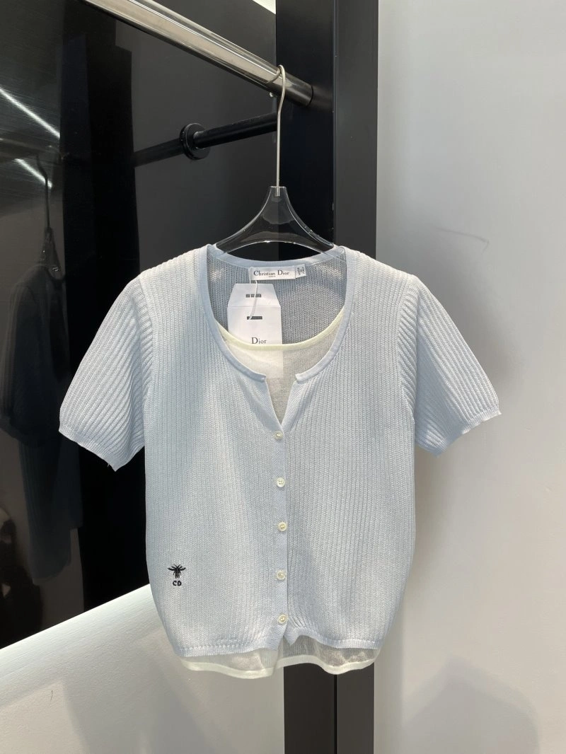 Sleek Christian Dior T-Shirts 113635