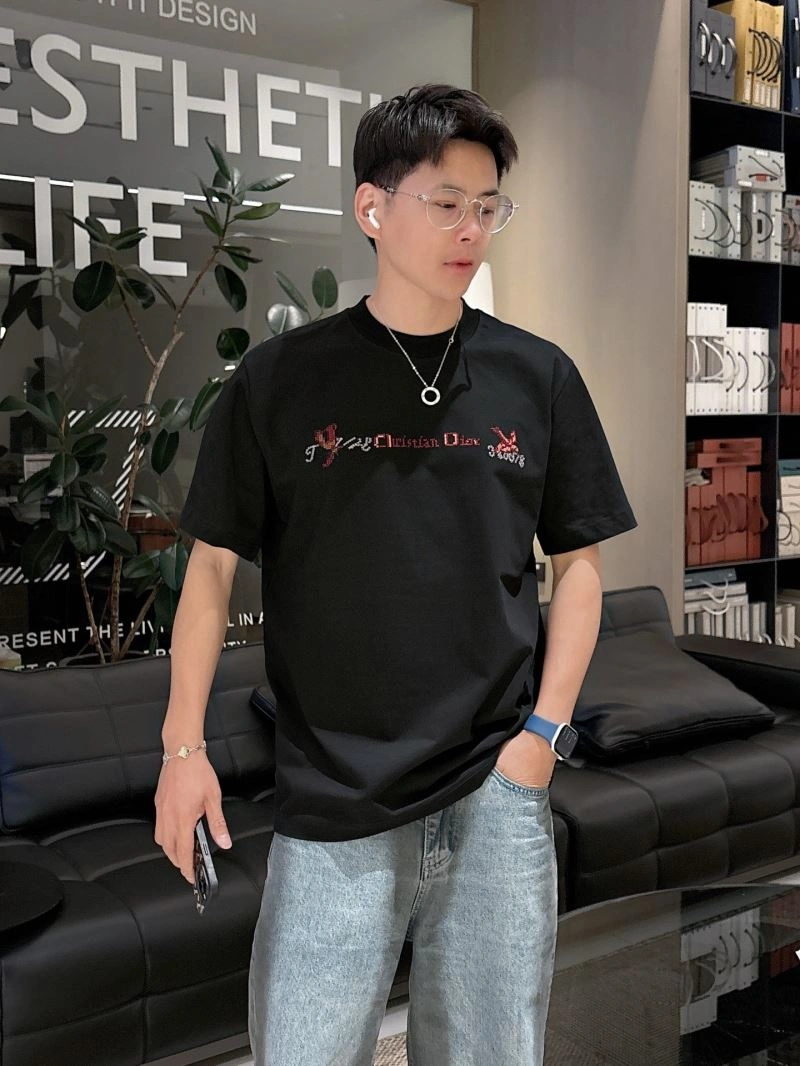 Practical Christian Dior T-Shirts 115594