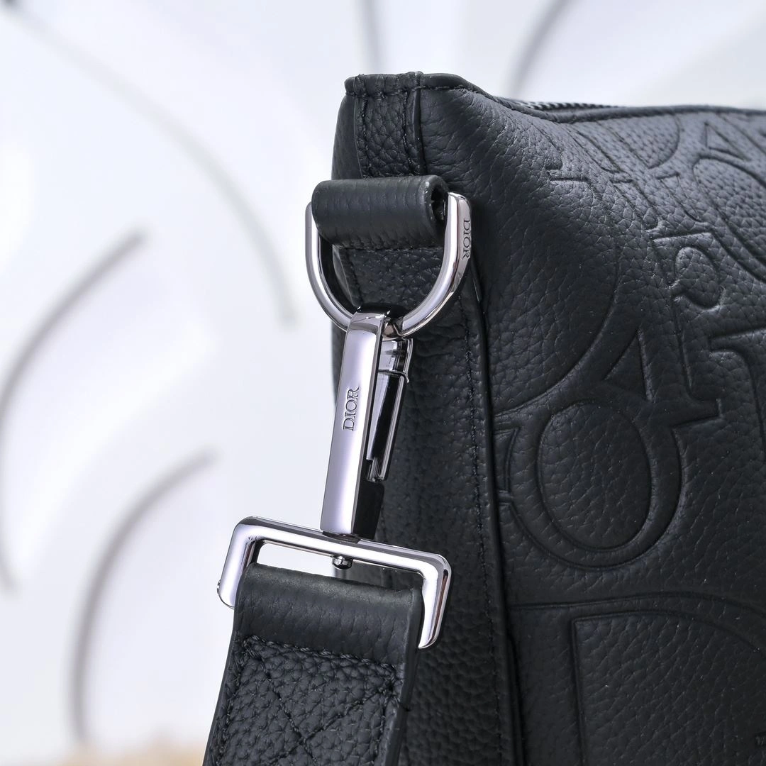 UrbanChic Christian Dior Top Handle Bags 91160