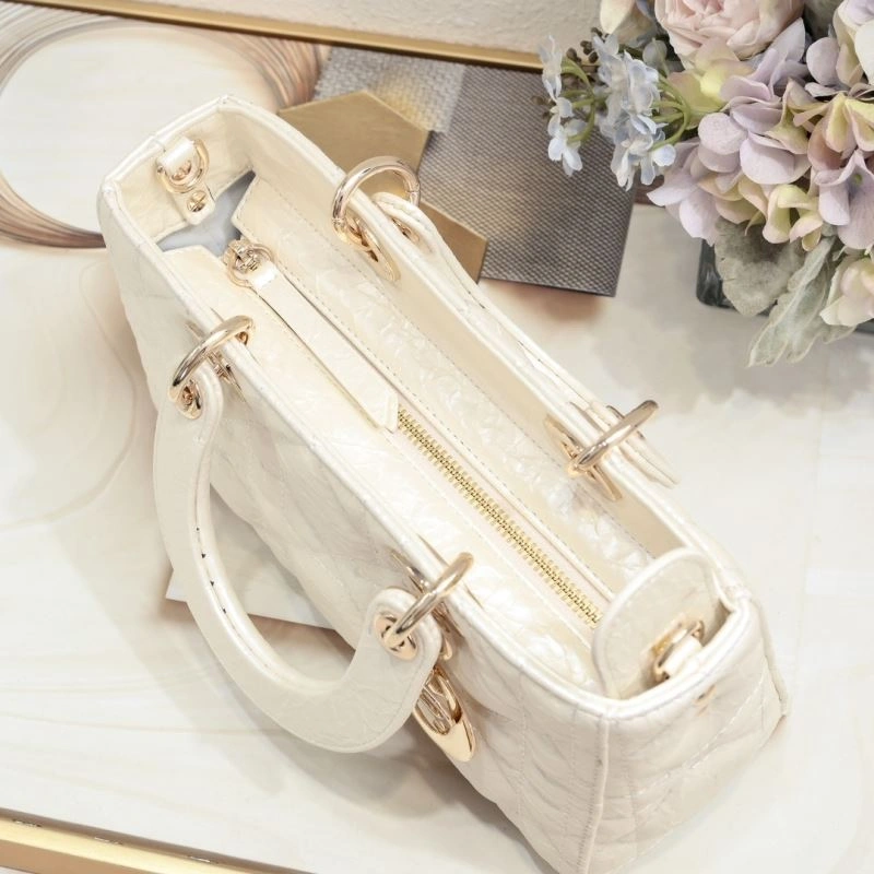 Reliable Christian Dior Top Handle Bags 87554