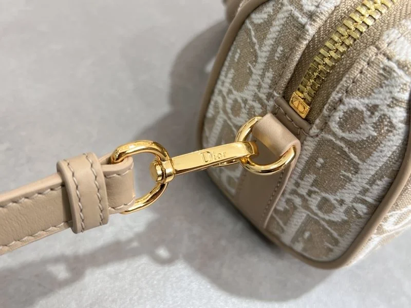 Christian Dior Top Handle Bags ModernLook 46762