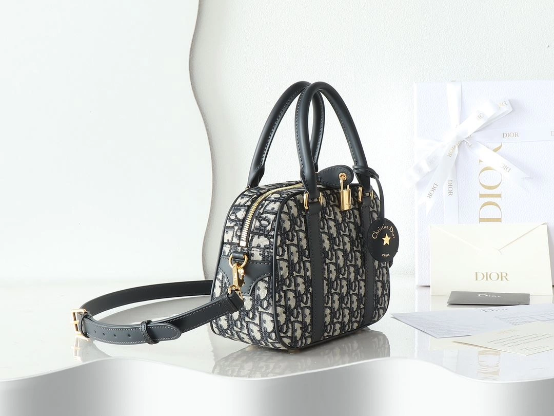 Christian Dior Top Handle Bags Minimalist 92173