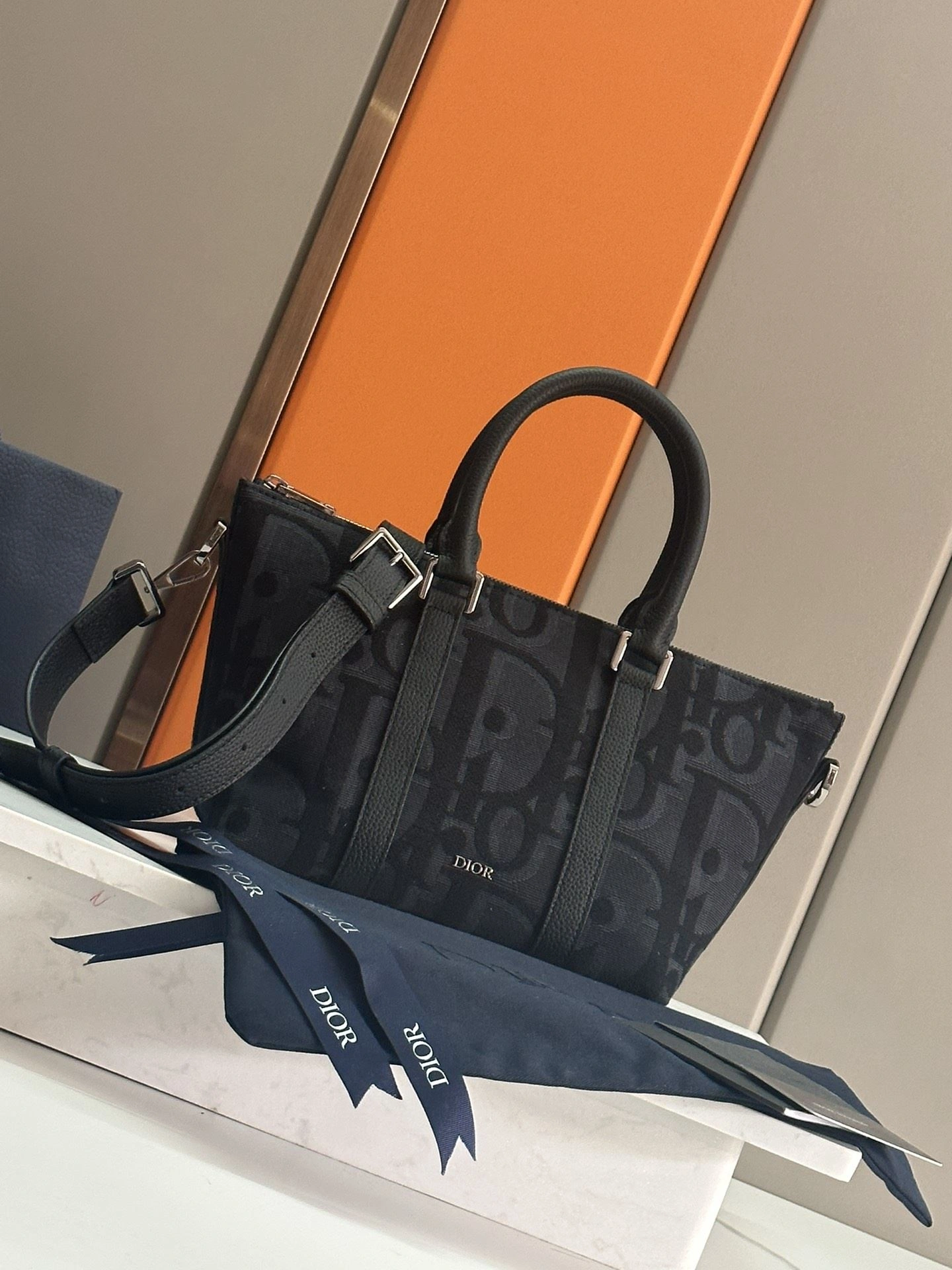 Stretchable Christian Dior Top Handle Bags 92166