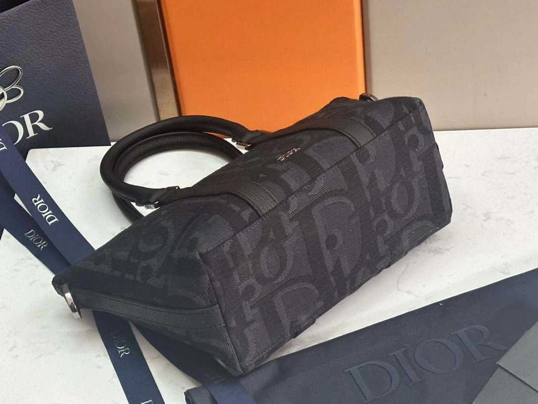 Stretchable Christian Dior Top Handle Bags 92166