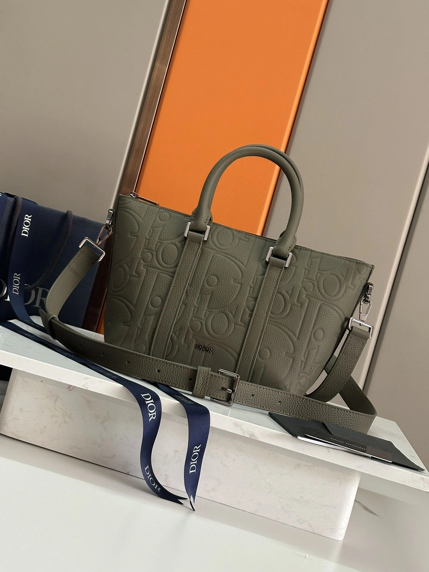 Christian Dior Top Handle Bags ZipUp 92162