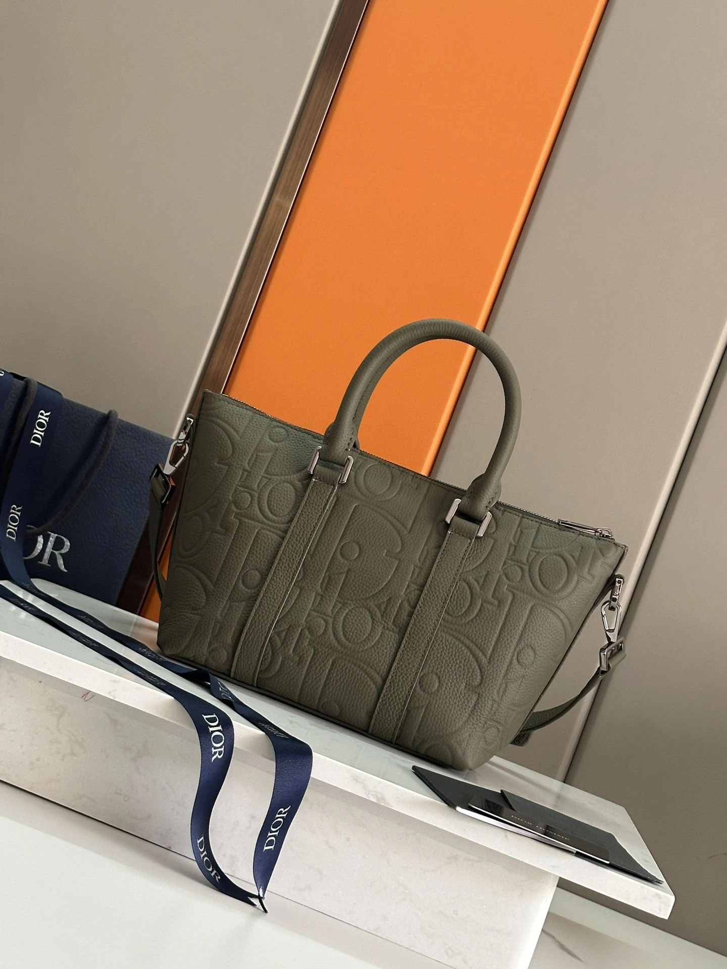 Christian Dior Top Handle Bags ZipUp 92162