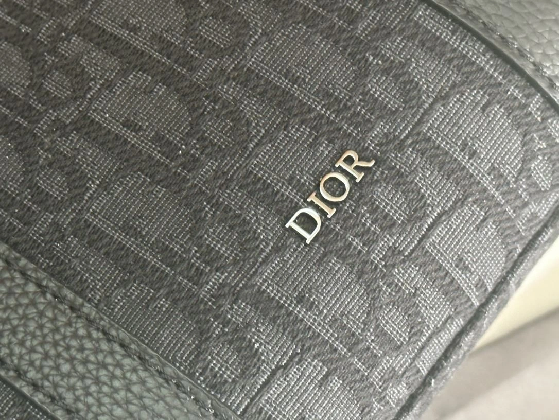 Sleek Christian Dior Top Handle Bags 92161