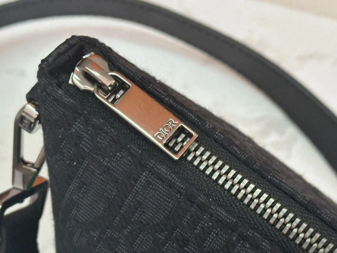 Sleek Christian Dior Top Handle Bags 92161