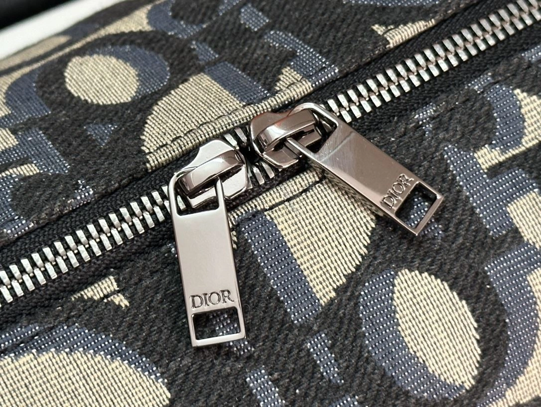 Christian Dior Top Handle Bags Trendsetting 92159