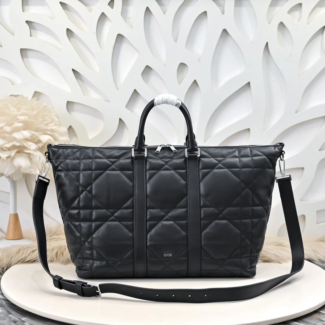 Sporty Christian Dior Travel Bags 91147