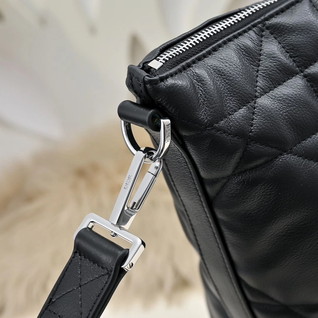 Sporty Christian Dior Travel Bags 91147