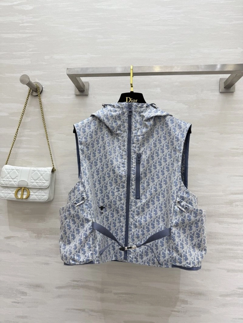 Effortless Christian Dior Vest 111550