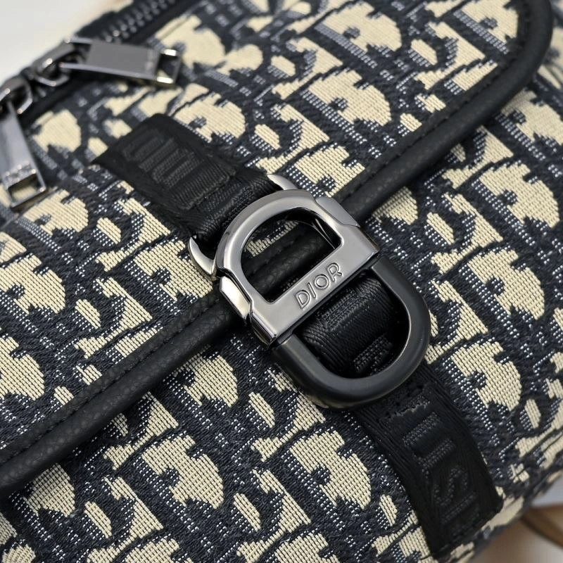 EyeCatching Christian Dior Waist Chest Packs 85421