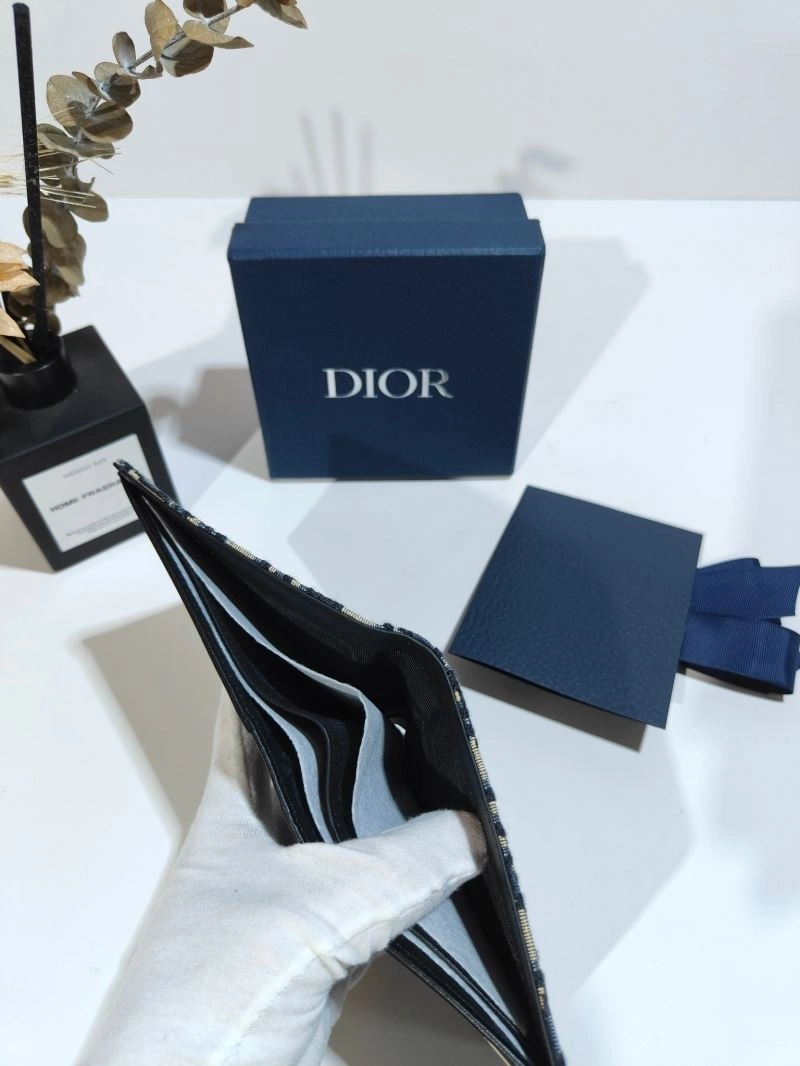 Sophisticated Christian Dior Wallet 75427