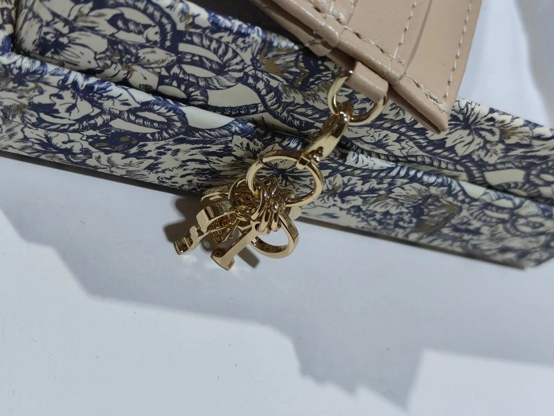 UrbanChic Christian Dior Wallet 75380