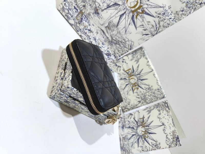 Elegant Christian Dior Wallet 75387