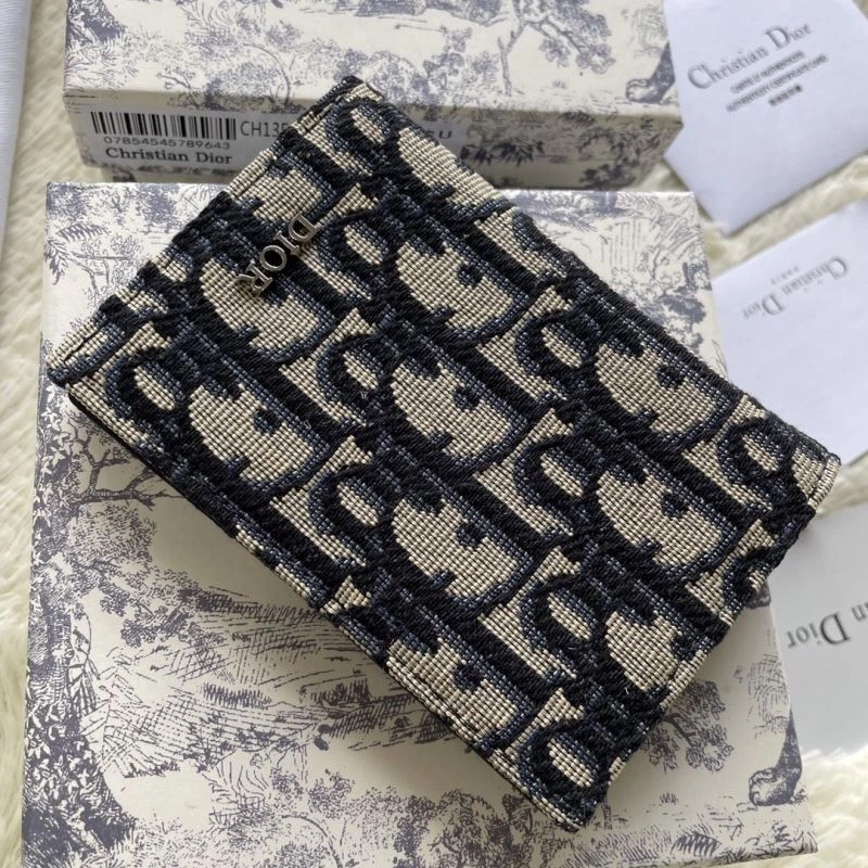 Trendsetting Christian Dior Wallet 73783