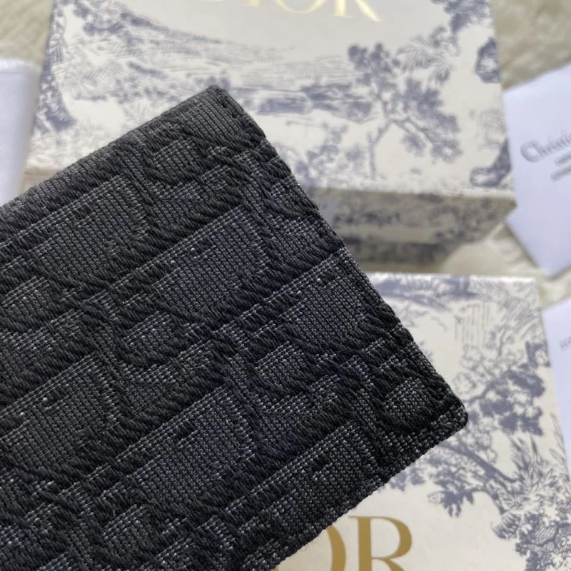 Elegant Christian Dior Wallet 37718