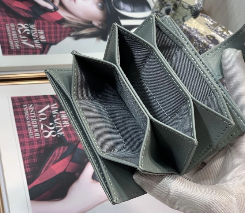 Resilient Christian Dior Wallet 73756