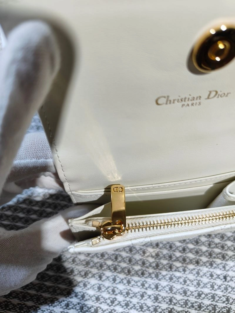 Chic Christian Dior Wallet 70194