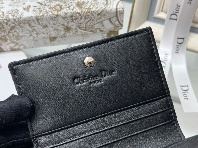 Christian Dior Wallet Sleek 76991