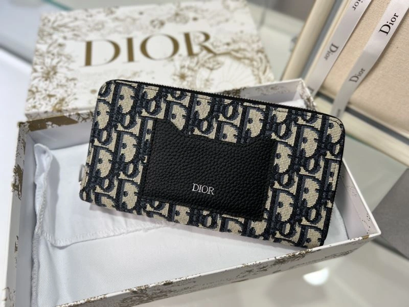 Attractive Christian Dior Wallet 77000