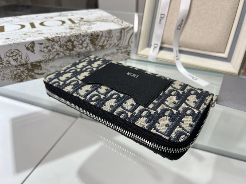 Attractive Christian Dior Wallet 77000