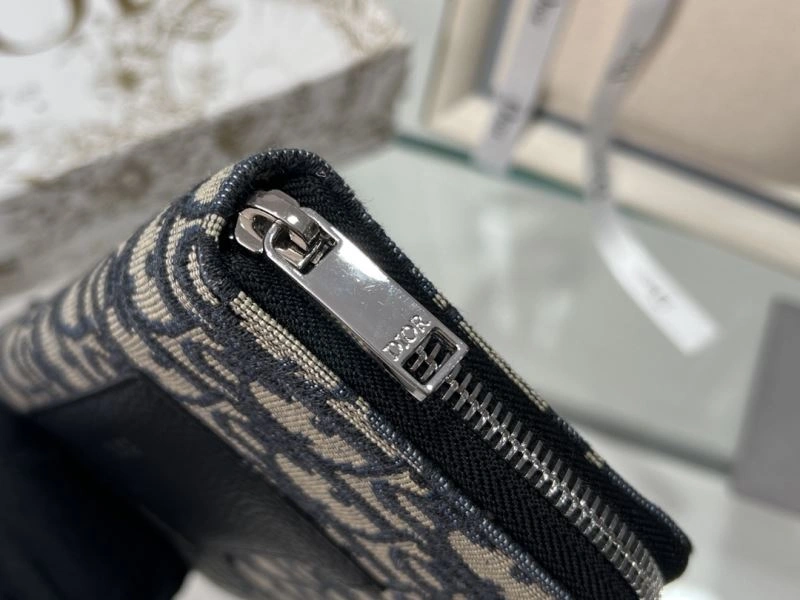 Attractive Christian Dior Wallet 77000