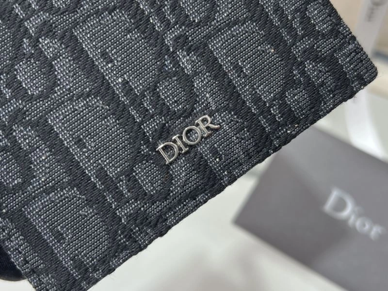 Snug Christian Dior Wallet 76983