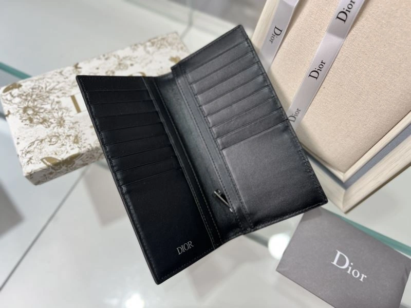 WellDesigned Christian Dior Wallet 76962