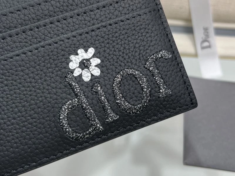 Minimalist Christian Dior Wallet 76958