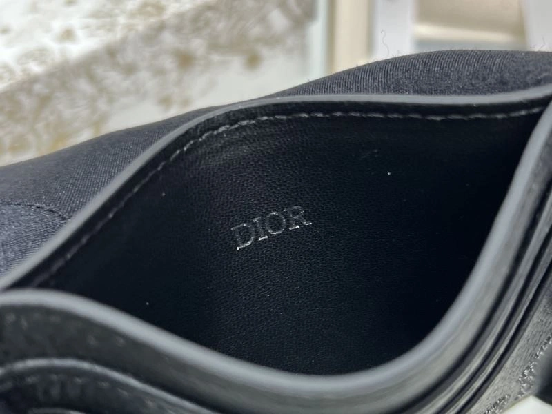 Minimalist Christian Dior Wallet 76958