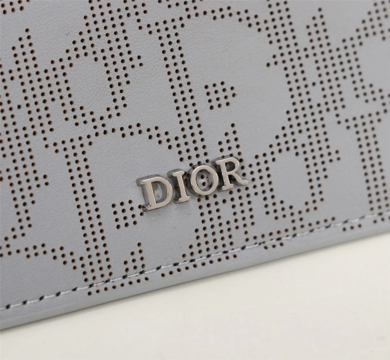 Cozy Christian Dior Wallet 71350