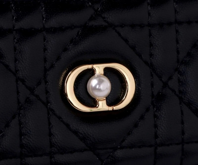 Timeless Christian Dior Wallets Purse 88282