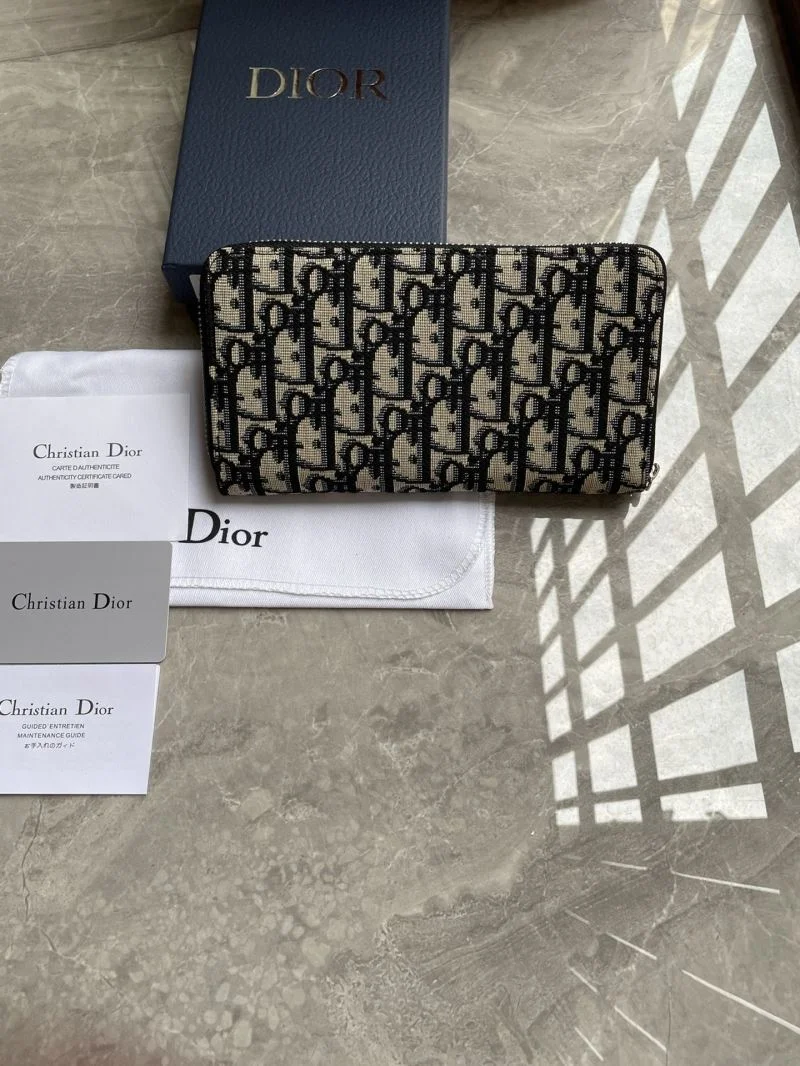 Resilient Christian Dior Wallets Purse 46011