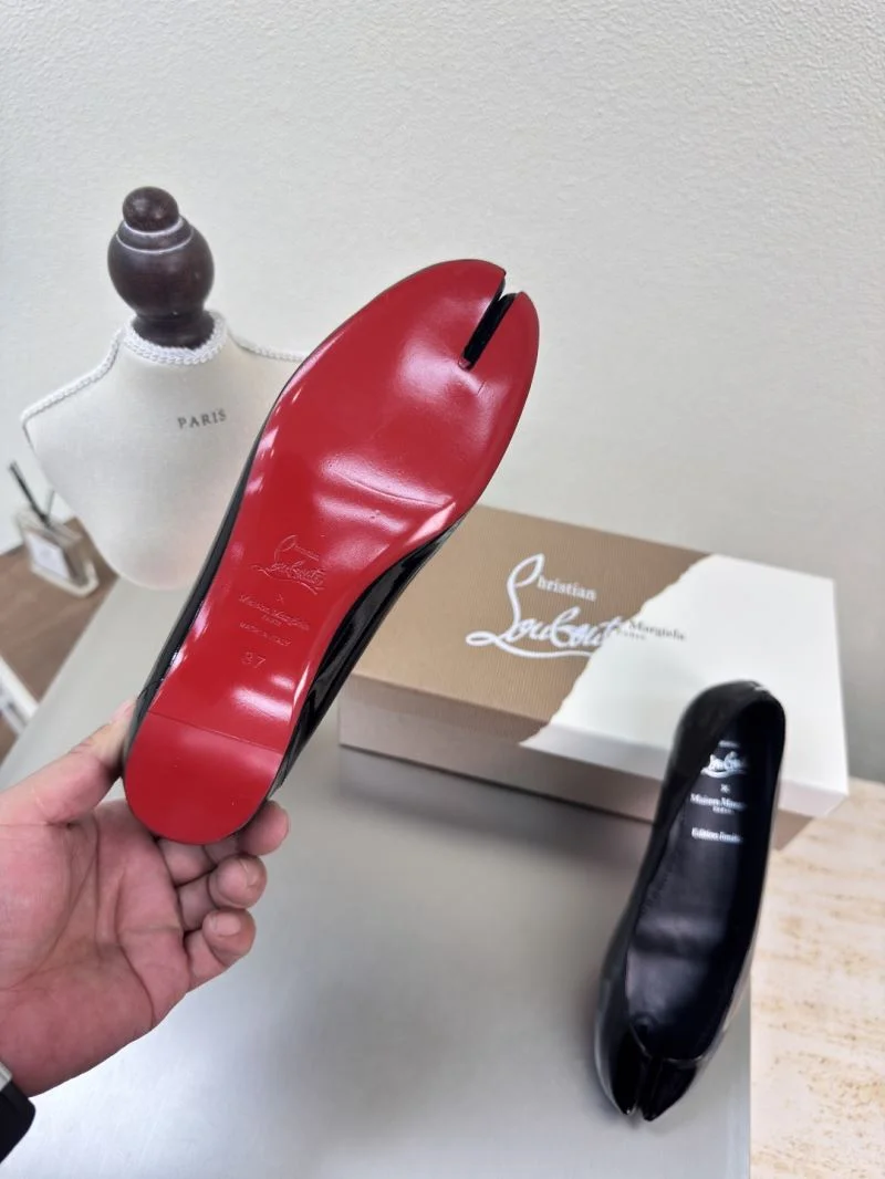 UrbanStyle Christian Louboutin Flat Shoes 22747