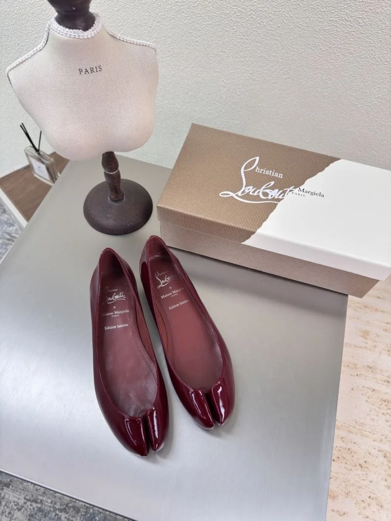 Functional Christian Louboutin Flat Shoes 22742