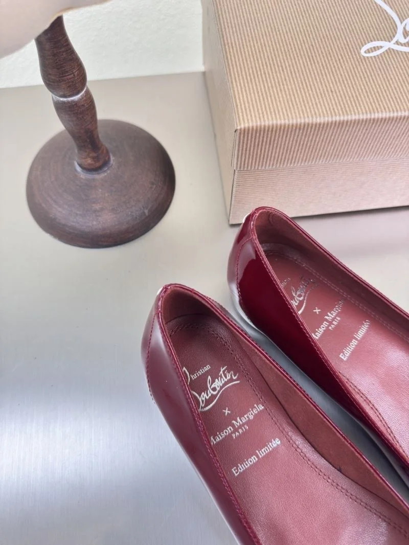 Functional Christian Louboutin Flat Shoes 22742