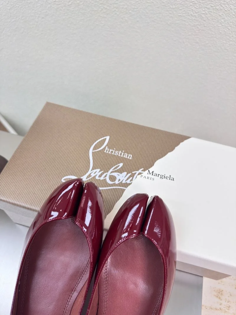 Functional Christian Louboutin Flat Shoes 22742